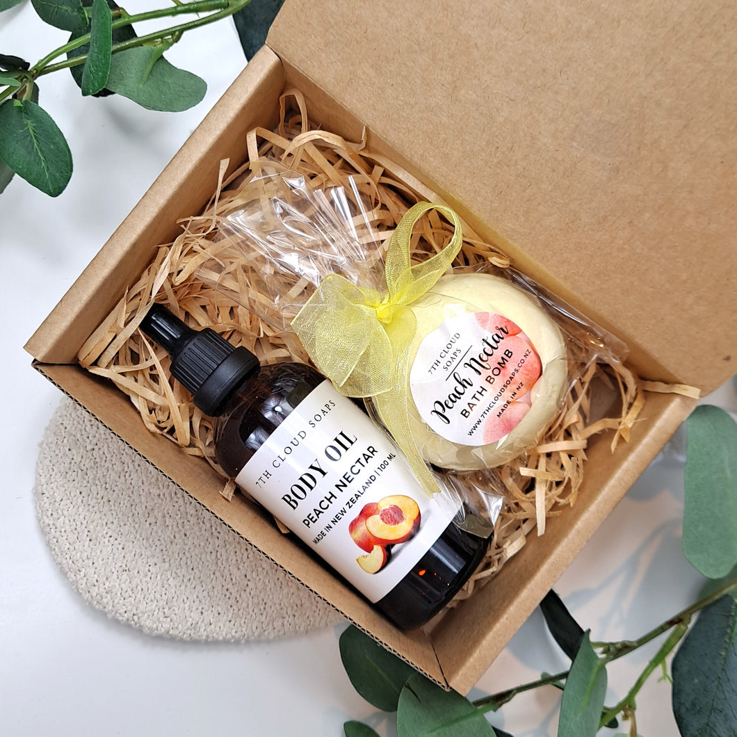 Peach Nectar Gift Box | Body Oil & Bath Bomb