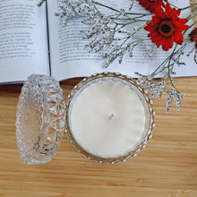 Load image into Gallery viewer, Vanilla &amp; Caramel - Cut Glass Candle
